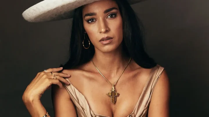 Moriah Smallbone Biography: Siblings, Height, Parents, Age, Net Worth, Husband, Movies, Songs, Awards