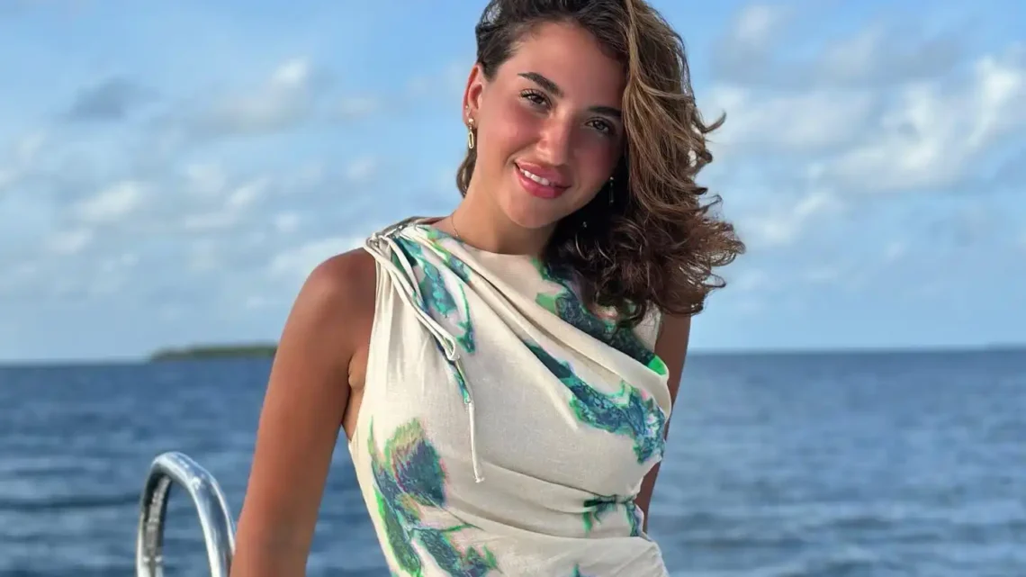 Sara Alwari Biography: Husband, Height, Parents, Age, Net Worth, Siblings, Songs, Pictures, Birthday