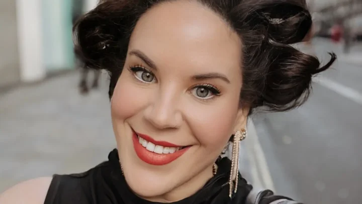 Whitney Thore Biography: Net Worth, Pictures,  Siblings, Height, Parents, Age, Boyfriend, Weight