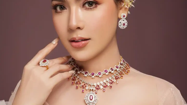 Yadanar Bo Biography: Awards, Height, Parents, Age, Net Worth, Siblings, Films, TV Series, Boyfriend