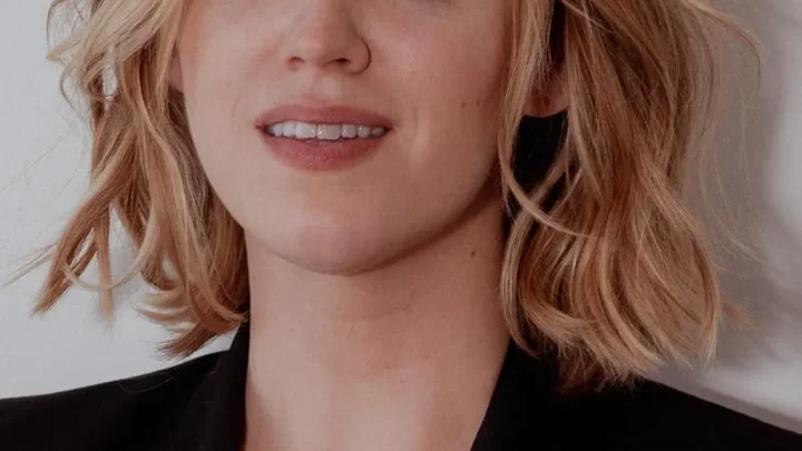 Andrea Bowen Biography: Husband, Age, Net Worth, Height, TV Shows, Broadway Career