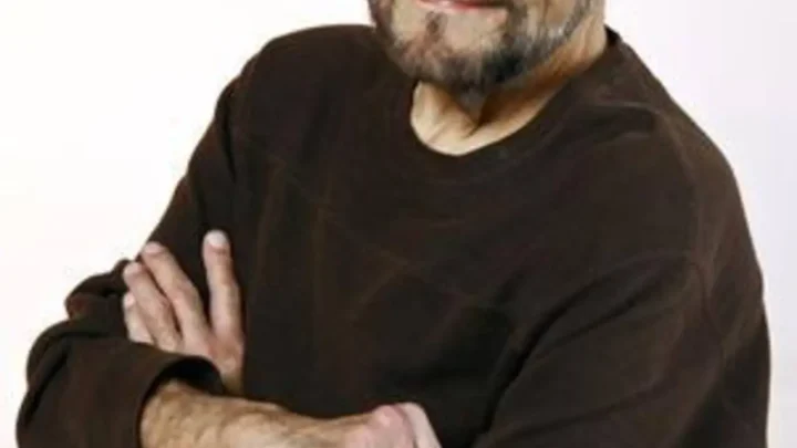 Édgar Vivar Biography: Movies, Ethnicity, Age, Wife, Net Worth, Religion, Awards