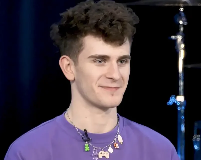 Artur Babich Biography: TikTok, Net, Worth, Age, Height, Girlfriend, Career, Songs, Awards