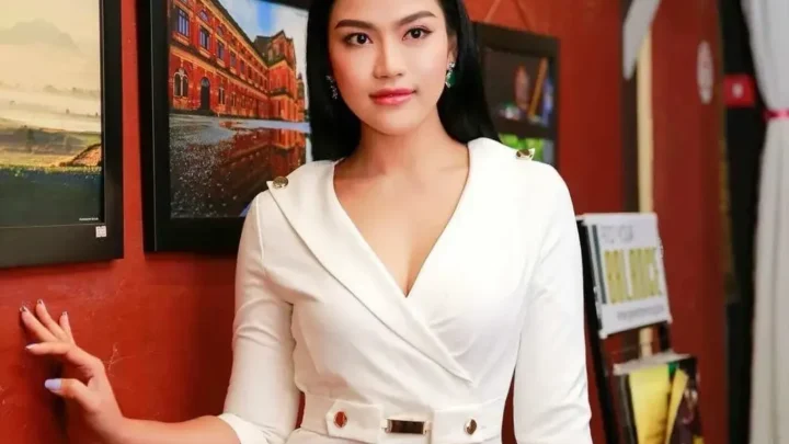 Ei Chaw Po Biography: Husband, Age, Films, Height, Net Worth, Parents, Songs, Albums