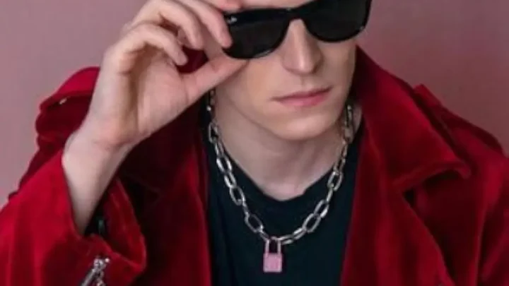 Vladimir Galat Biography: Nationality, Songs, Height, Net Worth, Age, Spouse, Albums, YouTube