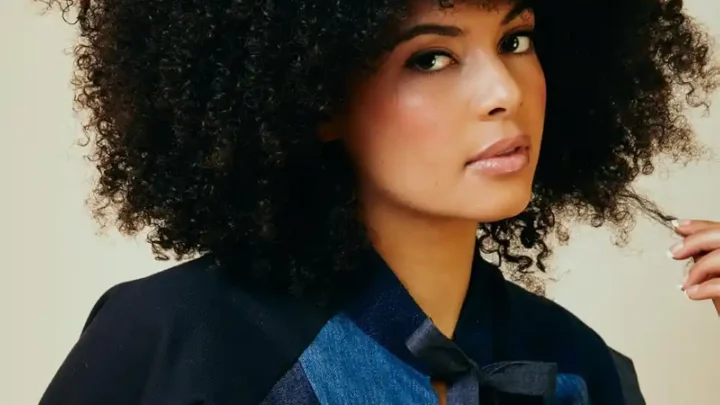 Kiah McKirnan Biography: Age, Movies, Net Worth, Height, Stranger Things, Boyfriend, TV Shows