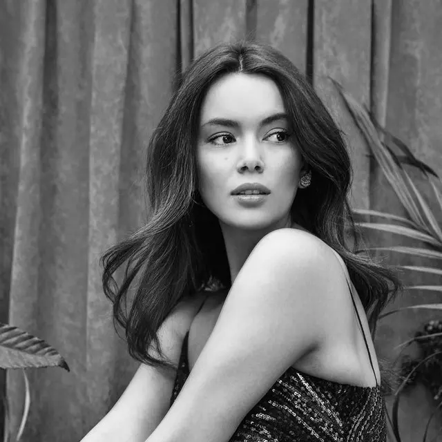 Seray Kaya Biography: Age, Movies, Net Worth, Boyfriend, Height, TV Shows, Awards, Bizim Hikaye