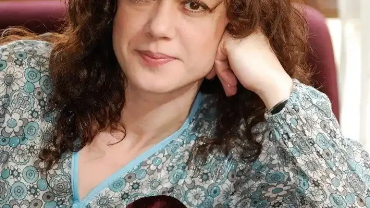 Bennu Yıldırımlar Biography: Age, Movies, Net Worth, Husband, Height, Yaprak Dökümü, Movies, Awards