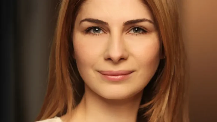 Ece Özdikici Biography: Age, Movies, Net Worth, Husband, Height, Kadın, Instagram, TV Shows