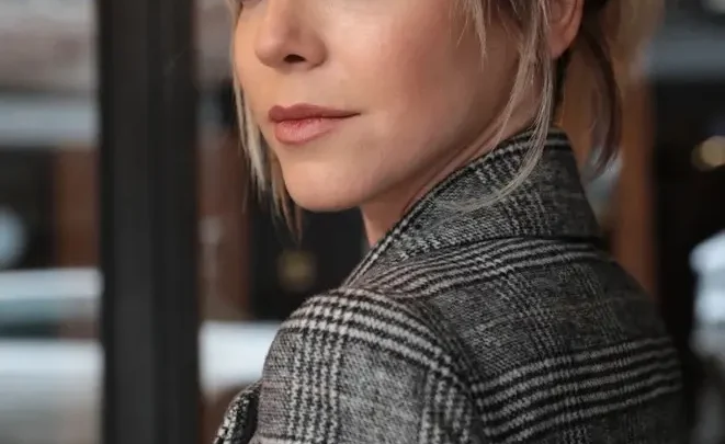 Gökçe Eyüboğlu Biography: Age, Net Worth, Husband, Height, Yasak Elma, TV Shows, Voice