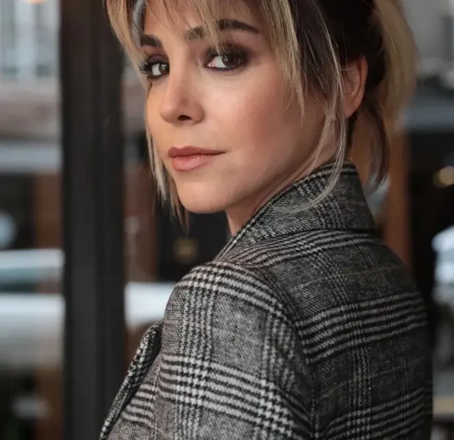 Gökçe Eyüboğlu Biography: Age, Net Worth, Husband, Height, Yasak Elma, TV Shows, Voice
