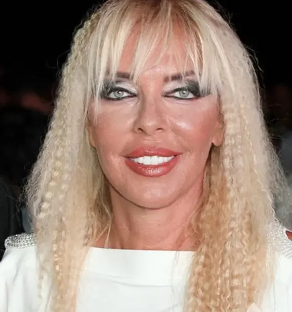 Ahu Tuğba Biography: Age, Movies, Net Worth, Husband, Height, Daughter, Movies, TV Shows, Death