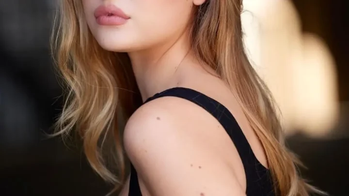 Bella Podaras Biography: Age, Movies, Net Worth, Boyfriend, Height, Euphoria, Netflix, Instagram