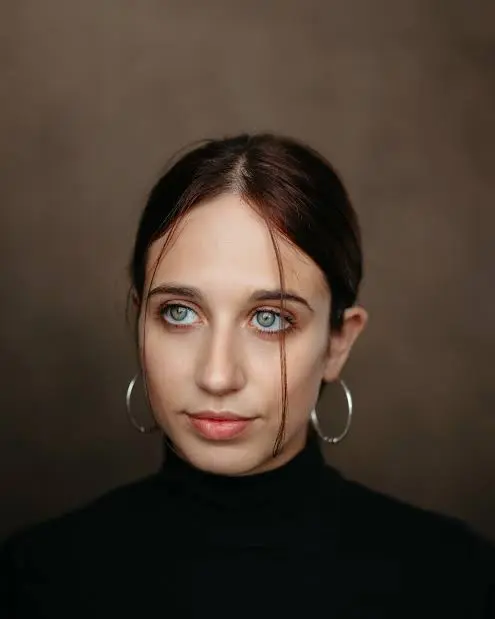 Harriet Cains Biography: Age, Net Worth, Bridgerton, Height, Parents, Boyfriend, Movies & TV Shows