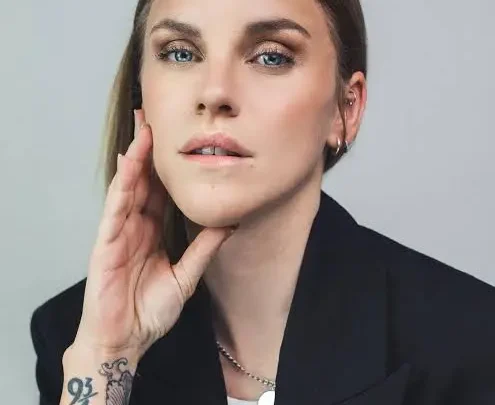 Emy Ltr Biography: Age, Net Worth, Movies, Height, Husband, Children, TV Shows, Facebook