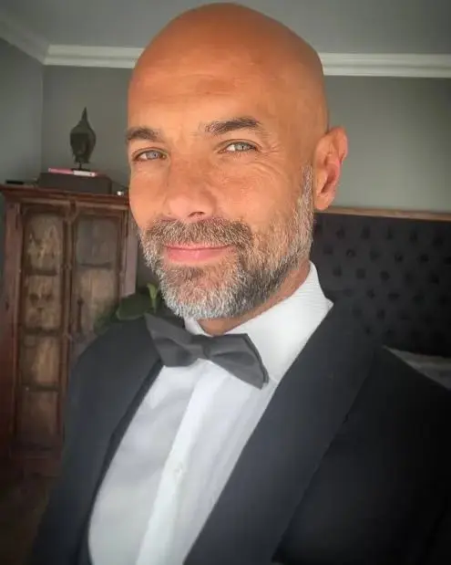 Javier Poza Biography: Facebook, Siblings, Awards, Net Worth, Age, Movies, Wife, Parents