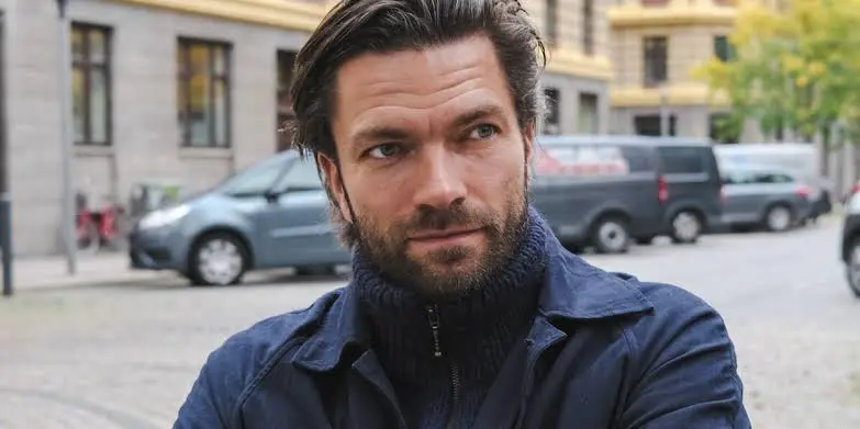 Thomas Skov Biography: Tv Shows, Age, Net Worth, Books, Wife, Ethnicity, Parents, Awards