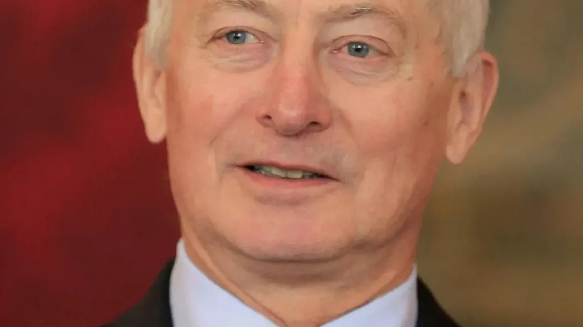 Hans-Adam II, Prince of Liechtenstein Biography: Net Worth, Age, Wife, Height, Children, Family, Reign, Wealth, Death