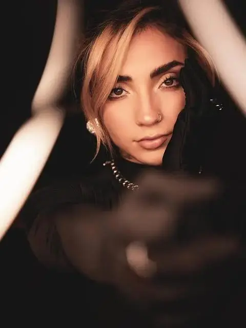 Leslie Gallardo Biography: Age, Net Worth, Height, Boyfriend, Parents, TV Shows, Instagram