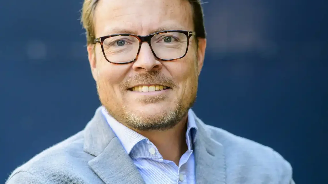 Prince Constantijn of the Netherlands Biography: Net Worth, Age, Wife, Height, Children, Parents, Career, Technology