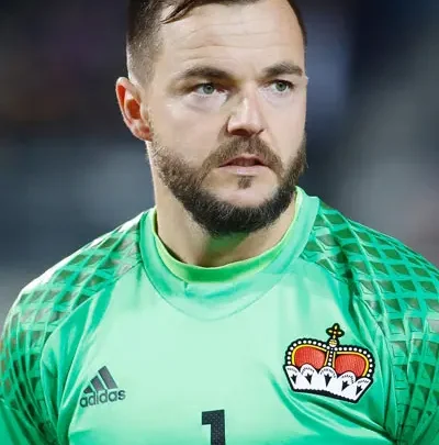 Peter Jehle Biography: Age, Height, Net Worth, Wife, Children, Parents, Club Stats, Salary