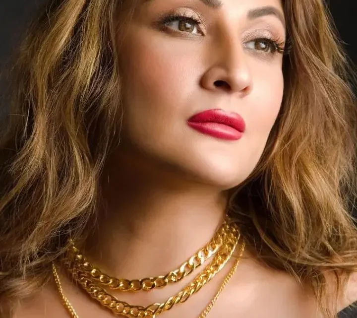 Urvashi Dholakia Biography: Age, Movies, Tv Shows, Parents, Net Worth, Height, Divorce, Ethnicity