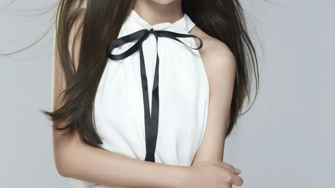 Tia Lee Biography: Career, Age, Net Worth, Height, Boyfriends, Songs, Movies, Parents