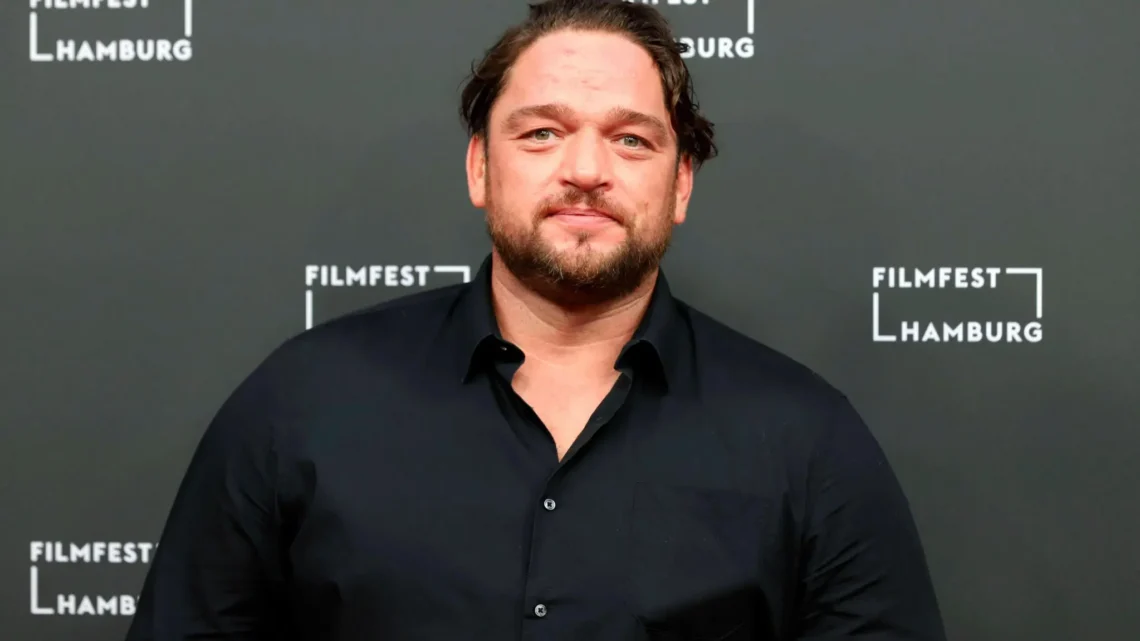 Ronald Zehrfeld Biography: Age, Career, Height, Net Worth, Parents, Children, Movies, Wife