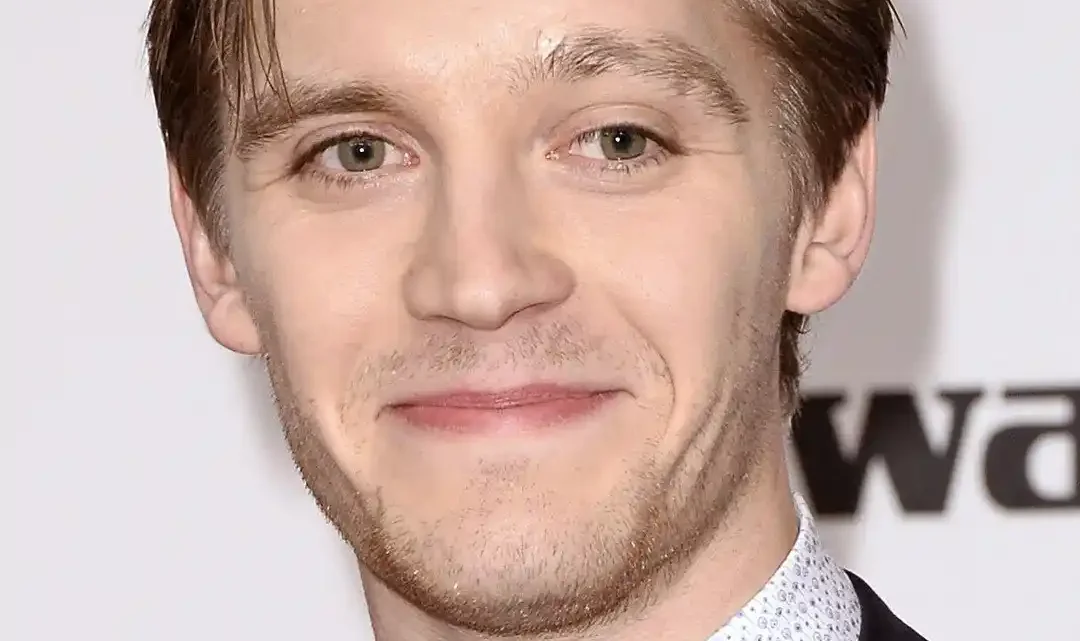 Jonas Nay Biography: Age, Career, Height, Net Worth, Parents, Siblings, Movies, Songs