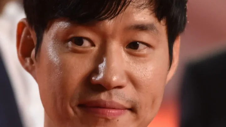 Yoo Jun-sang Biography: Net Worth, Height, Age, Spouse, Movies, Songs, Children