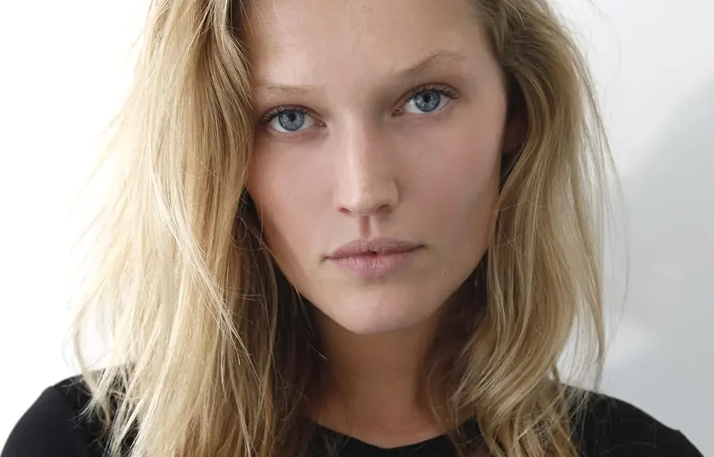 Toni Garrn Biography: Daughter, Age, Height, Net Worth, Instagram, Career, Foundation, Ex-Husband