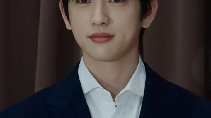 Jinyoung Biography: Age, Height, Songs, Girlfriend, Movies, Net Worth, Siblings, Instagram, Albums