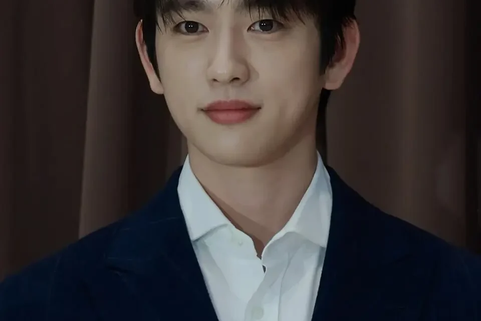 Jinyoung Biography: Age, Height, Songs, Girlfriend, Movies, Net Worth, Siblings, Instagram, Albums