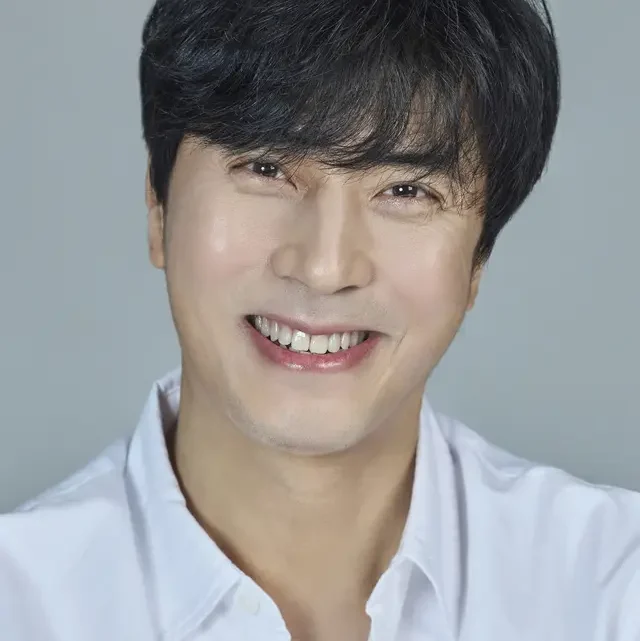 Han Jae-suk Biography: TV Shows, Net Worth, Age, Movies, Height, Awards, Wife, Children