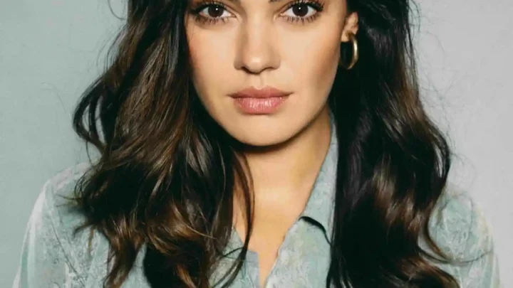 Nilam Farooq Biography: Height, Net Worth, Age, Movies & TV Shows, Parents, Husband, Partner