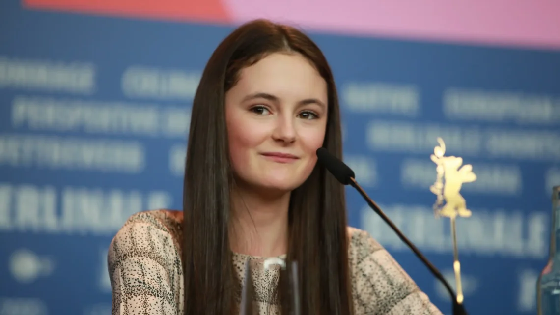 Lea van Acken Biography: Net Worth, Age, Height, Movies & TV Shows, Boyfriend, Instagram