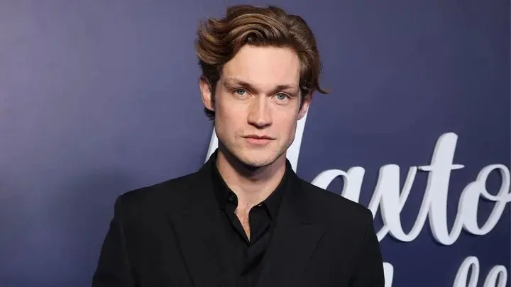 Damian Hardung Biography: Parents, Siblings, Age, Net Worth, Height, Movies & TV Shows, Girlfriend, Instagram