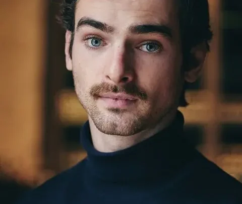 Aaron Hilmer Biography: Height, Parents, Age, Net Worth, Movies & TV Shows, Wife, Instagram