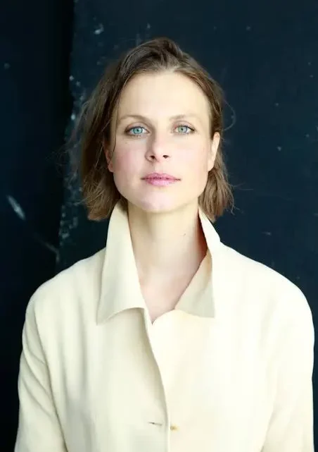 Helene Blechinger Biography: Age, Net Worth, Height, Parents, Movies & TV Shows, Husband, Instagram