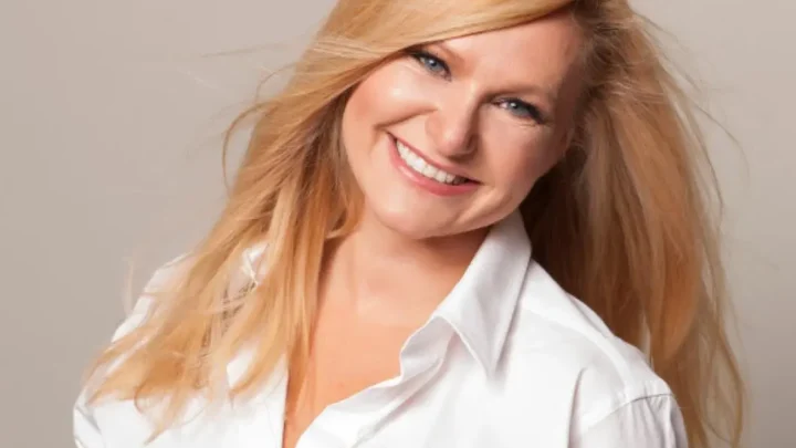 Nuša Derenda Bio: Husband, Age, Net Worth, Height, Parents, Children, Albums