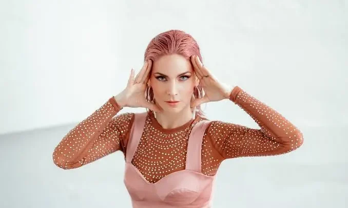 Lea Sirk Bio: Age, Net Worth, Height, Parents, Partner, Children, Albums