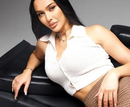 Meri Hakobyan Biography: Husband, Ethnicity, Awards, Movies, Age, Height, Net Worth, Songs