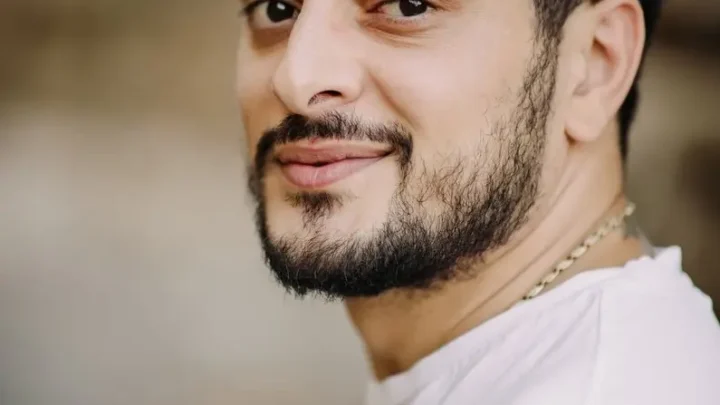 Gor Hakobyan Biography: Net Worth, Age, Songs, Height, Ethnicity, Wife, Awards, Movies