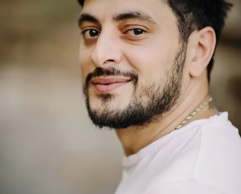 Gor Hakobyan Biography: Net Worth, Age, Songs, Height, Ethnicity, Wife, Awards, Movies