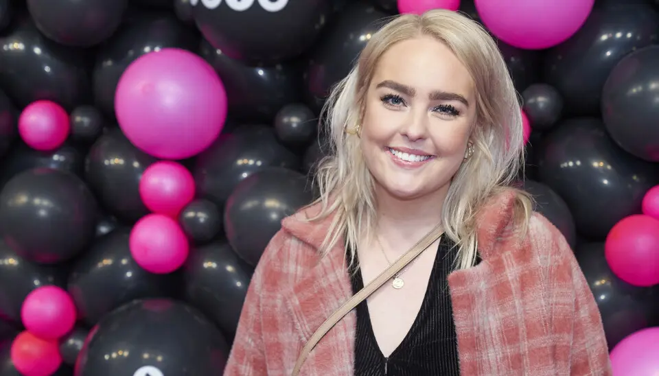 Julia Sofia Aastrup Biography: Age, Height, Net Worth, YouTube, Parents, Partner, Children