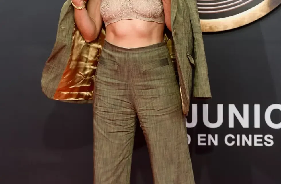 Eva Ugarte Biography: Height, Age, Spouse, Net Worth, Movies, Theater, Facebook