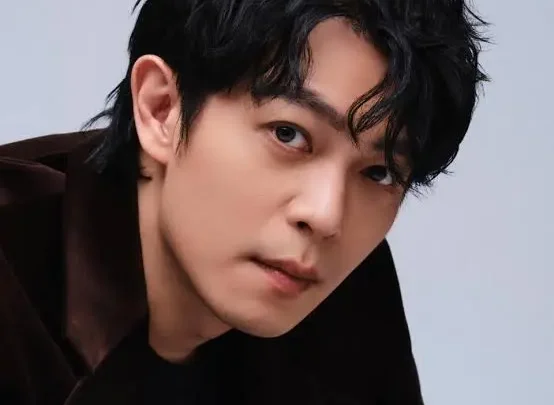 Rynn Lim Biography: Age, Net Worth, Songs, Height, Siblings, Parents, Career, Albums, Wife