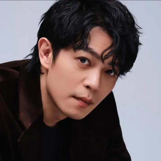 Rynn Lim Biography: Age, Net Worth, Songs, Height, Siblings, Parents, Career, Albums, Wife