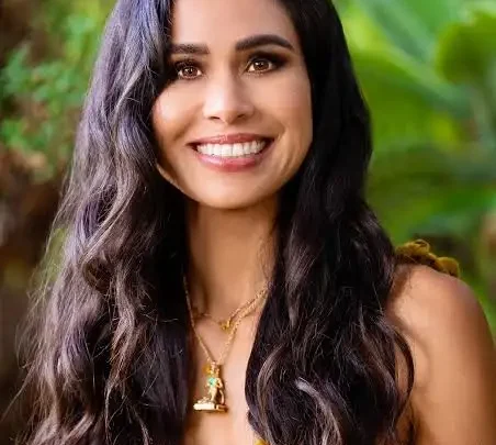 Kimberly Snyder Biography: Husband, Age, Net Worth, Children, Books, Career, Podcast, Height