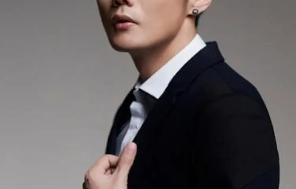 Li Ronghao Bio: Wife, Age, Net Worth, Songs, Height, Albums, Parents, Career